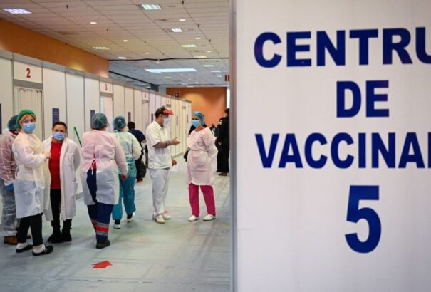 Romániában és Bulgáriában kétségbeesetten próbálják növelni az oltási kedvet, mielőtt lejár a vakcinák szavatossági ideje