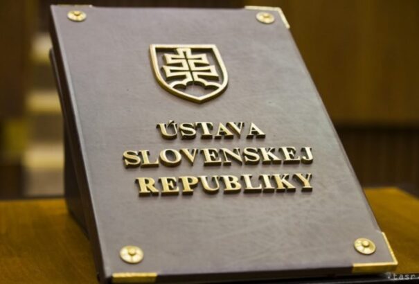 SaS: Korai az alkotmány megváltoztatásának a kérdése