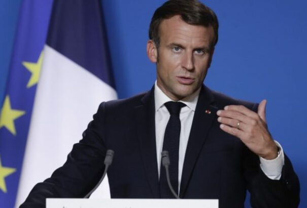 Franciaország kötelezővé tenné a koronavírus elleni védőoltást