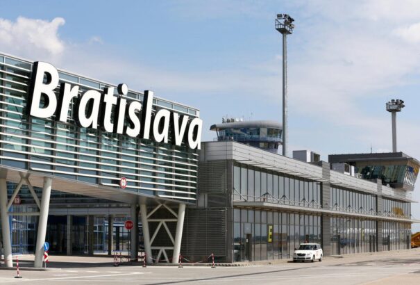 Mobil mintavételi helyet létesítettek a pozsonyi reptéren