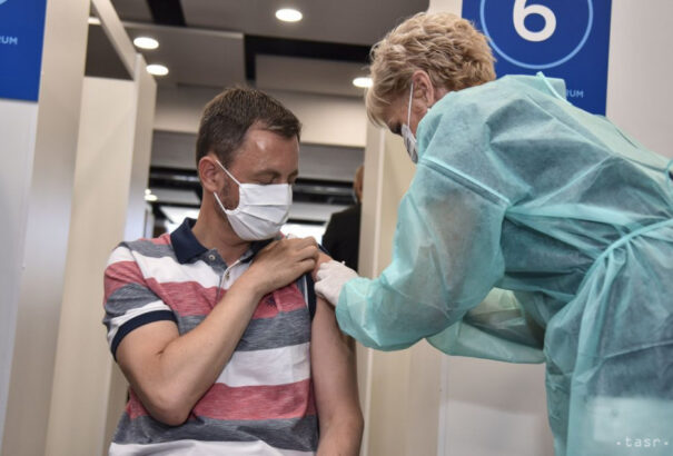 Heger megkapta a második adag védőoltást