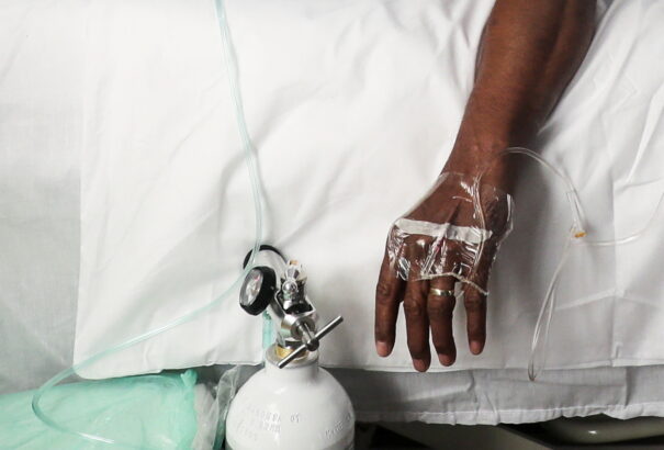 A Dél-afrikai Köztársaság a harmadik hullámmal küzd. Covidban elhunyt a johannesburgi polgármester