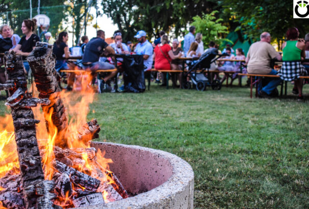 Kacagással teli családi nap Nagyszarván – Képes beszámoló