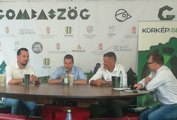 A Körkép.sk Gombaszögön – Önkritika, kézfogás, gesztusok. Klus bocsánatot kért a magyaroktól. Maga is érzi, hogy a kettős állampolgárság kérdése még nincs rendezve