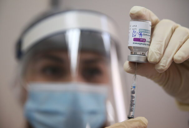 Pestis elleni vakcinát tesztelnek, amely az AstraZeneca alapján készült