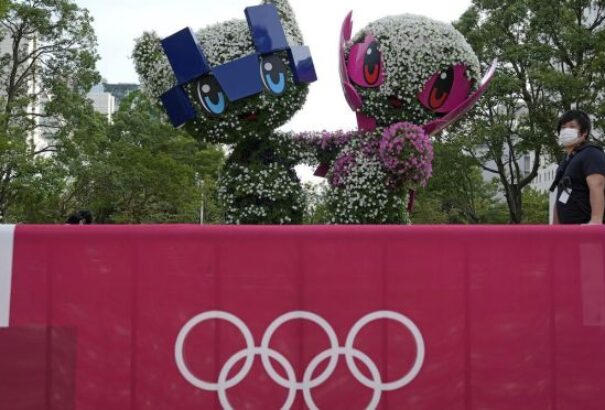 Szurkolók, kézfogás és ölelkezésmentes olimpia veszi kezdetét Tokióban