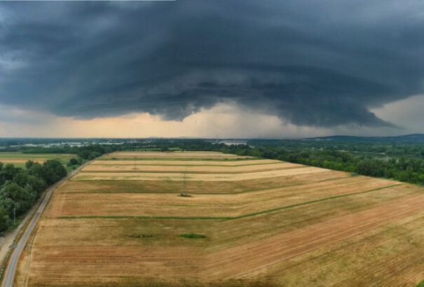 Vasárnap megérkeznek a heves záporok, zivatarok