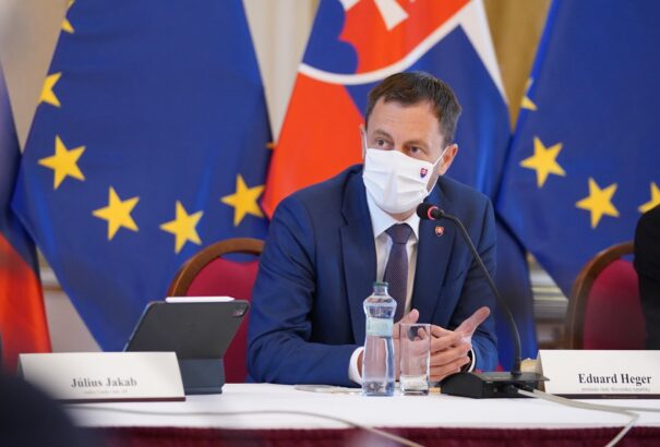 Heger: Jövő héten döntünk a koronavírustesztek árának átfizetéséről