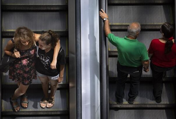 A Közegészségügyi Hivatal szerint a koronavírus a megfázástól csak laborvizsgálattal különböztethető meg