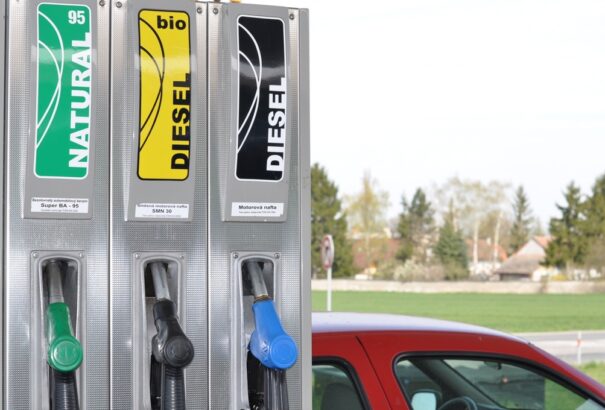 Két éve nem látott magasságokba emelkedett az üzemanyagok ára