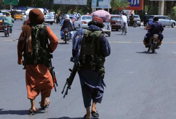 Afganisztán: A tálibok már Kabult ostromolják