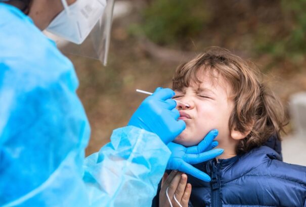Csehországban az iskolakezdéskor háromszor fogják tesztelni a diákokat