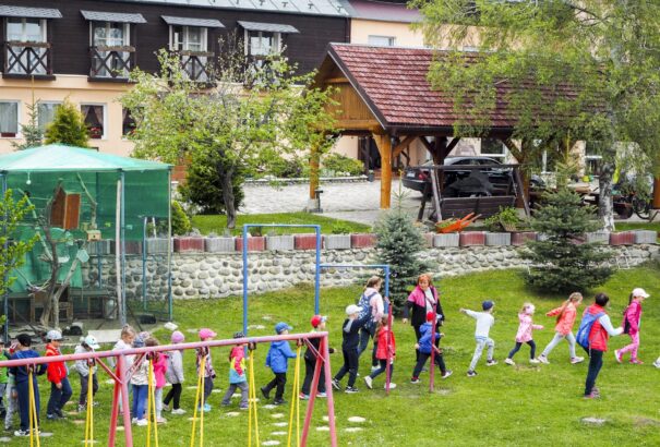 Az oktatásügyi tárca nem tanácsolja a sítúrák és a természetiskolák megszervezését