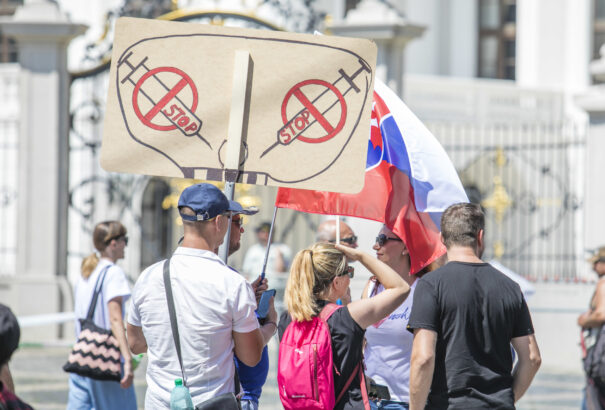 Felmérés: Tavaly május óta nem voltunk ennyire érdektelenek a járvánnyal szemben