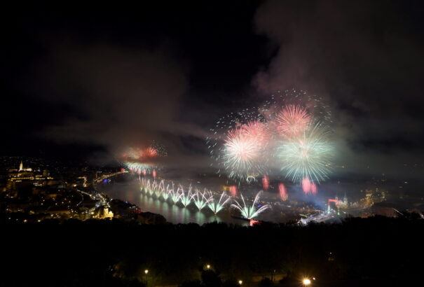 Augusztus 20.: Ilyen volt a minden eddiginél nagyobb és látványosabb tűzijáték (képek, videó)