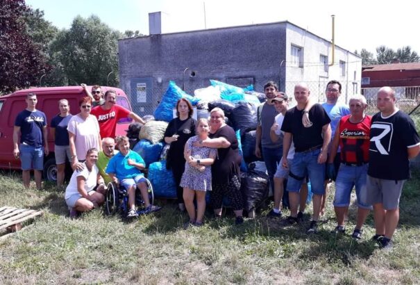 Idén is úton volt a segítség – Paksi Tiborral beszélgettünk a kupakgyűjtés általi segítségnyújtásról