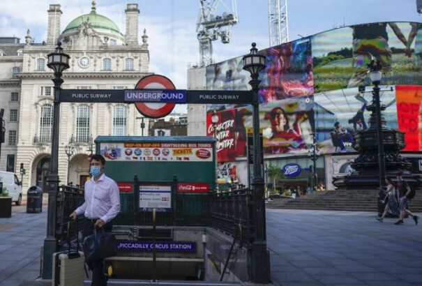 Anglia vasárnaptól Szlovákiát is a zöld besorolású országok listájára helyezi