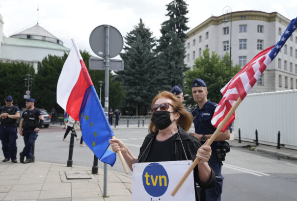 Lengyel kormányválság – átment a médiatörvény, a kormány sem bukott meg (egyelőre)