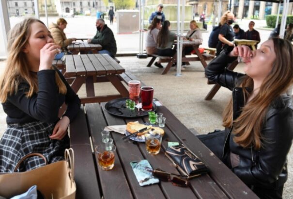 Skócia augusztus 9-től szinte az összes járványellenes óvintézkedést feloldja