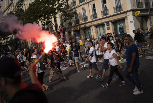 Ezen a szombaton is több tízezren tiltakoztak a francia városok utcáin a covid-útlevelek ellen