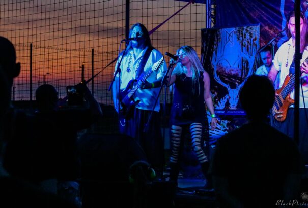 Magyarország elsőszámú folk metál bandája koncertezett Komáromban – Dalriada koncerten jártunk