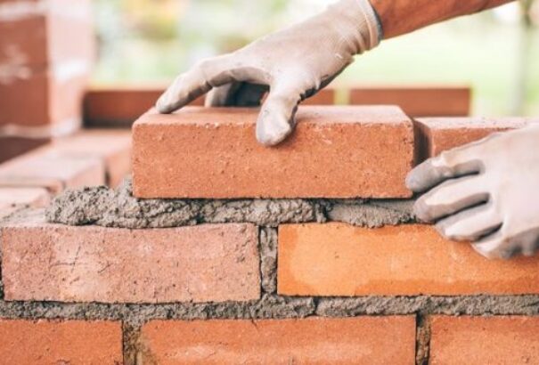 Doležal tárgyalni akar Hegerrel az építőanyagok drasztikus drágulásáról