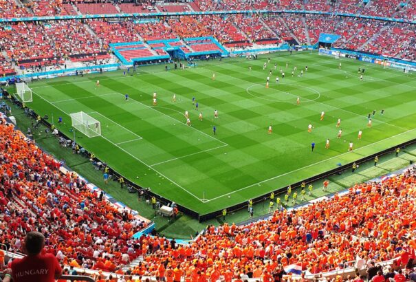 A futballklubok 10 év alatt mintegy 50 milliárd dollárt költöttek új játékosokra