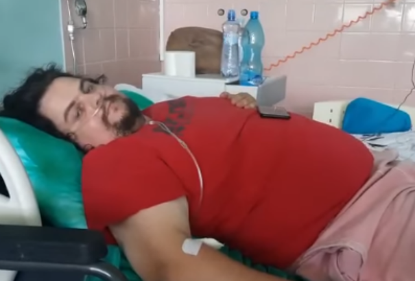 Nyilvánosan bánja, hogy nem oltatta be magát az 29 éves férfi, aki elkapta a covidot és oxigénre szorul