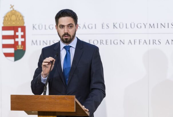 Magyar külügy: már Frankfurtban van az Afganisztánból kimentett 26 magyar