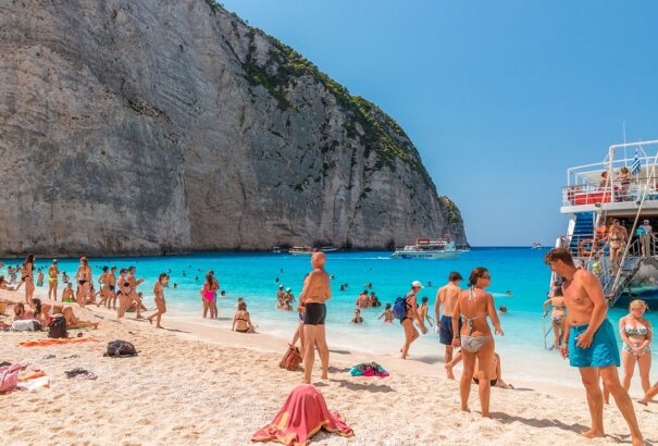 Görögország éjszakai kijárási tilalmat vezet be Zakynthos és Kréta szigetén