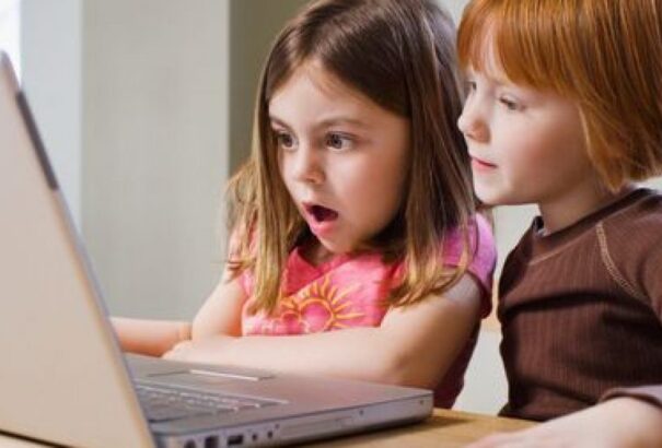 Egyre több a függő gyerek. Már a szüleikre is rátámadnak, ha el akarják őket hajtani a számítógéptől