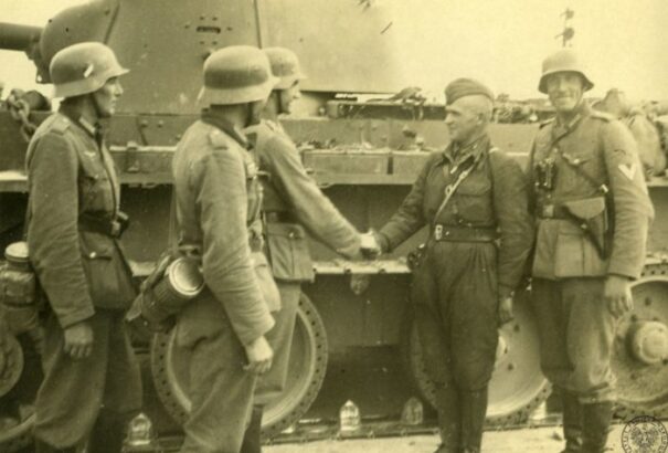 82 éve támadta meg a szovjet Vörös Hadsereg a náci Németország ellen küzdő Lengyelországot