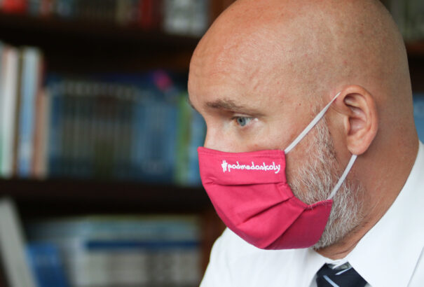 Rozsnyón bezártak egy középiskolát, az oktatók negyede koronavírusfertőzött