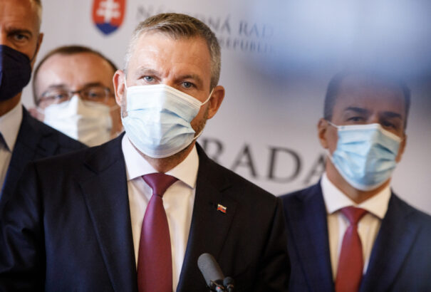 Egymásnak esett a baloldal, Fico sarokba szorítaná Pellegriniéket