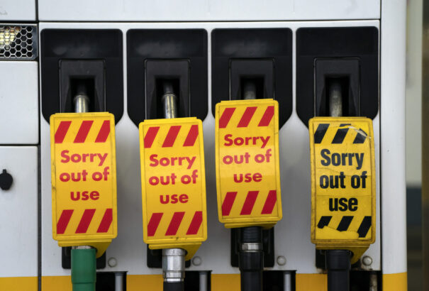 Nem csitul a pánik Nagy-Britanniában, a szakértők szerint mindegy, mit mondanak a politikusok