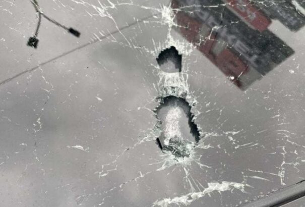 Rálőttek az ukrán elnök főtanácsadójának autójára