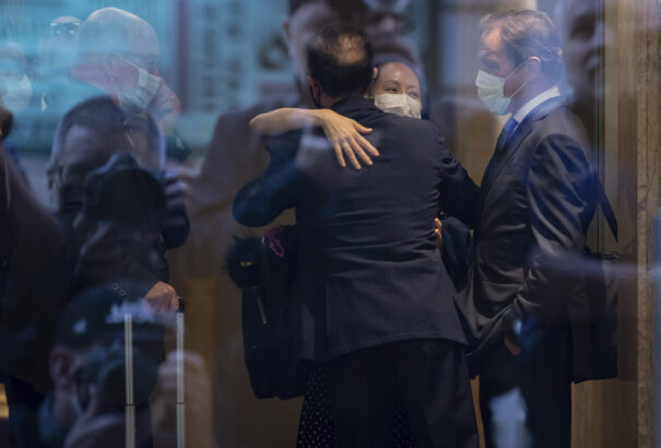 A letartóztatott személyek szabadon bocsátásával zárult a három éve húzódó Huawei-ügy