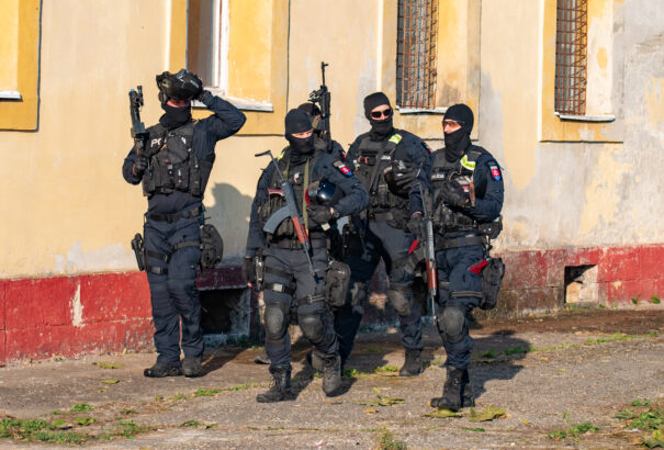 Saját emberei vették őrizetbe a belügyi felügyelőség jelenlegi vezetőjét