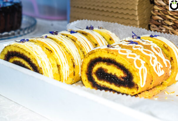 Bodzás bábműsor, limonádé és tekercs Keszölcésen – Képekkel