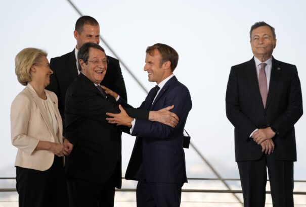 Merkel után – Európa vezető hatalmává lépne elő Macron Franciaországa