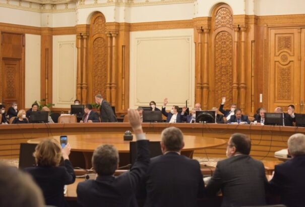 Román kormányválság – Bejelentették lemondásukat az USR-PLUS miniszterei