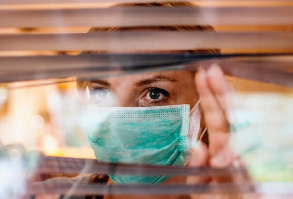 Lerövidül a karantén a pozitívan tesztelt személyek és a kontaktusaik számára