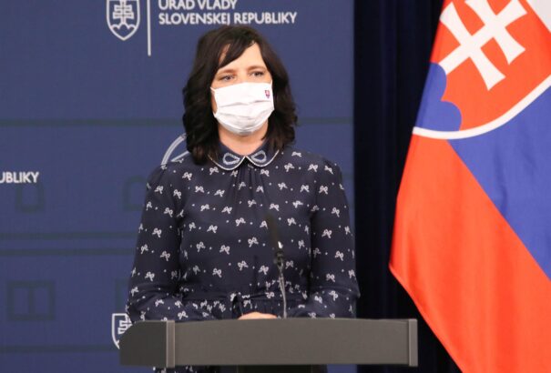 Remišová segítené a vád alá helyezett NAKA nyomozók családjait