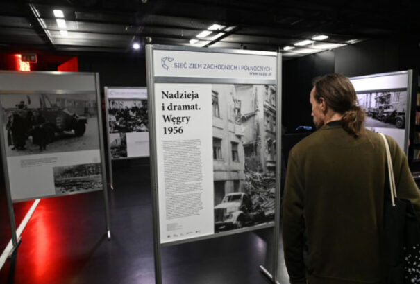 Eddig ismeretlen fényképeket állítottak ki Lengyelországban az 1956-os forradalomról