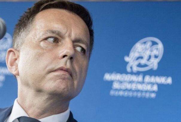 Panasszal él a korrupciós ügyekkel megvádolt Peter Kažimír