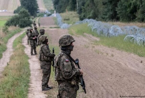 Egy igazi pálfordulás: Manfred Weber uniós pénzeket követel a kerítésépítésre