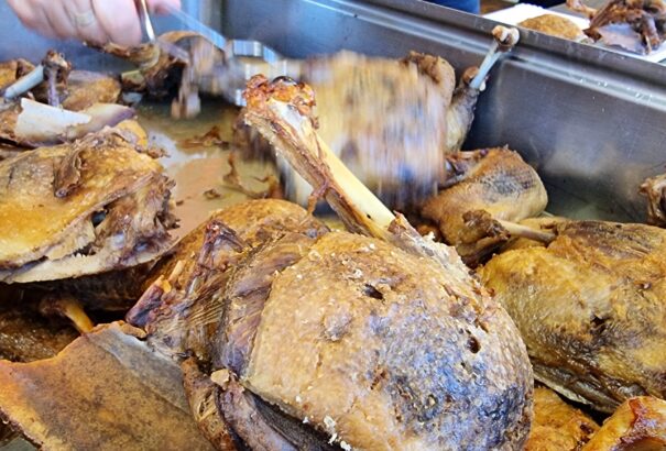 Alma felszeletelve, kacsa sülve – hagyományőrző fesztivált tartottak a mátyusföldi Királyrévben