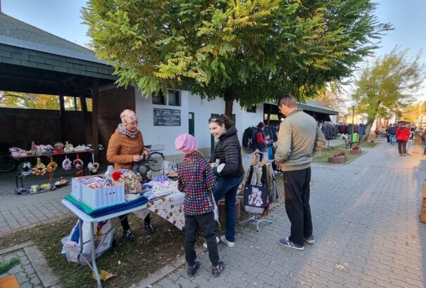 Vásári forgatag Bős őszi pompájában – Képekkel