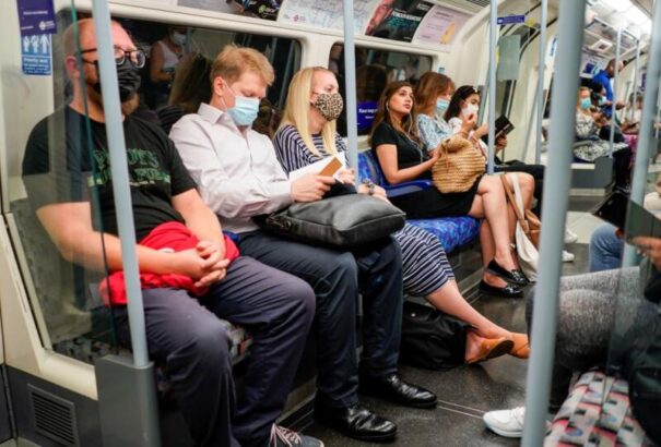 Felmérés: elsősorban az oltatlanok azok, akik nem tartják be a járványellenes óvintézkedéseket