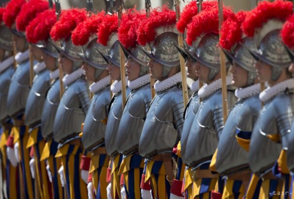 Elhagyták a pápa testőrségét a Svájci Gárda oltatlan tagjai